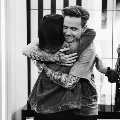 Raí :⁠^⁠)💜 eu vi o bieber tweet media