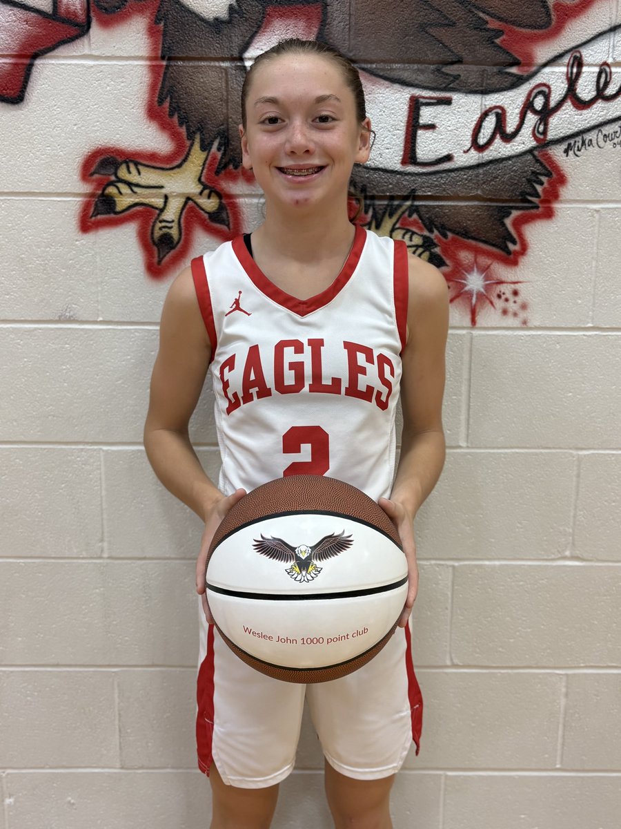 WesleeJ2's tweet image. I officially joined the club. 1000 points in my junior high career! Shoutout to my teammates and coaches!