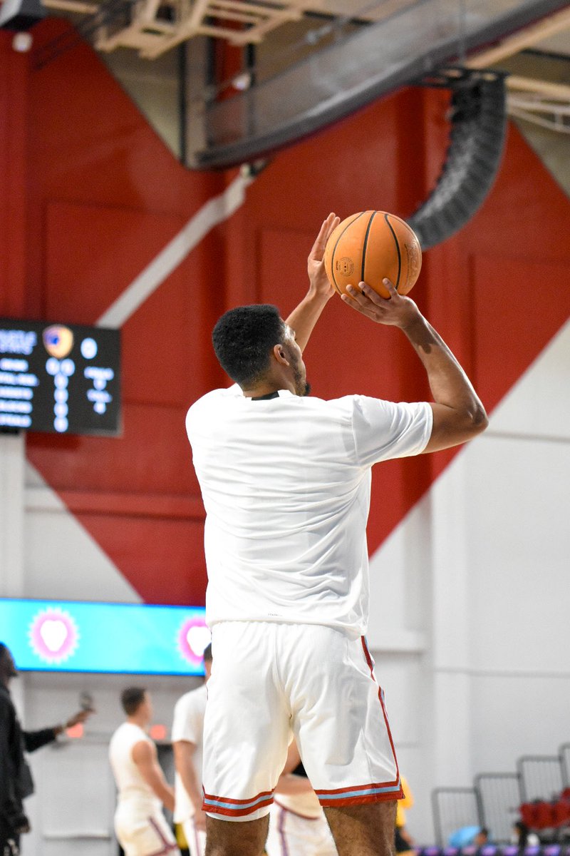 lmulionsMBB's tweet photo. Final countdown!

#RaiseTheStandard https://t.co/NSMHgnfPIc
