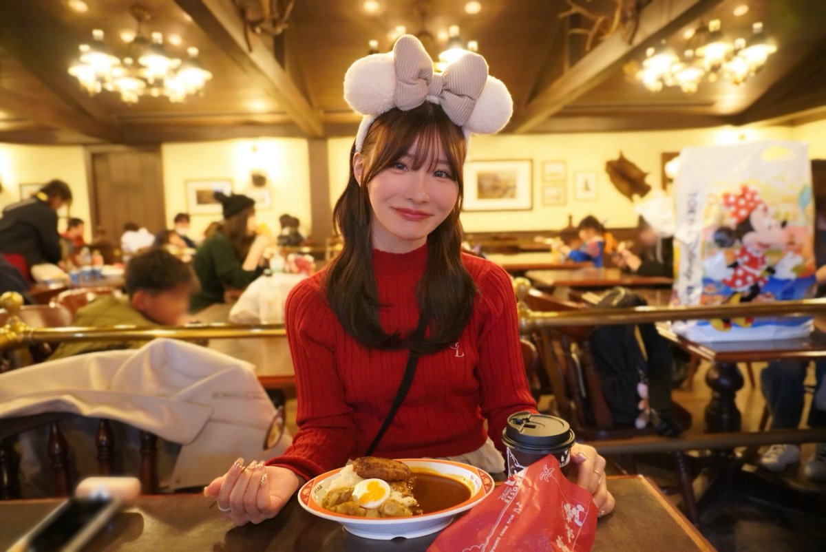 你的台日混血女友🏰🌙 https://t.co/JAWqgK2VWO
