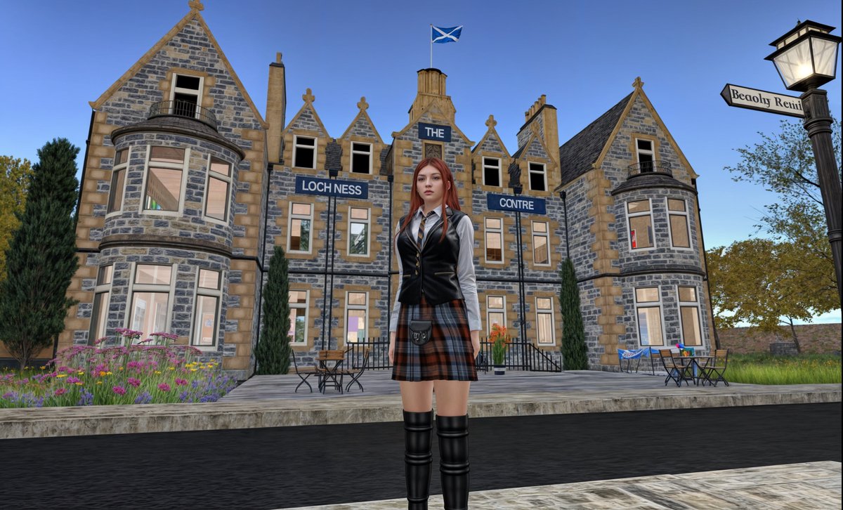 WindsorArabella's tweet photo. Next is the Loch Ness Exhibition Centre, which is a museum exhibit of information about the history of Loch Ness. Learn about Nessie, take a stroll around the shops, wander the maze or catch the train to see it all! Outfit by Celtic Witch #Scotland #SecondLife #ScotlandInSL https://t.co/9yvvOkjU3q