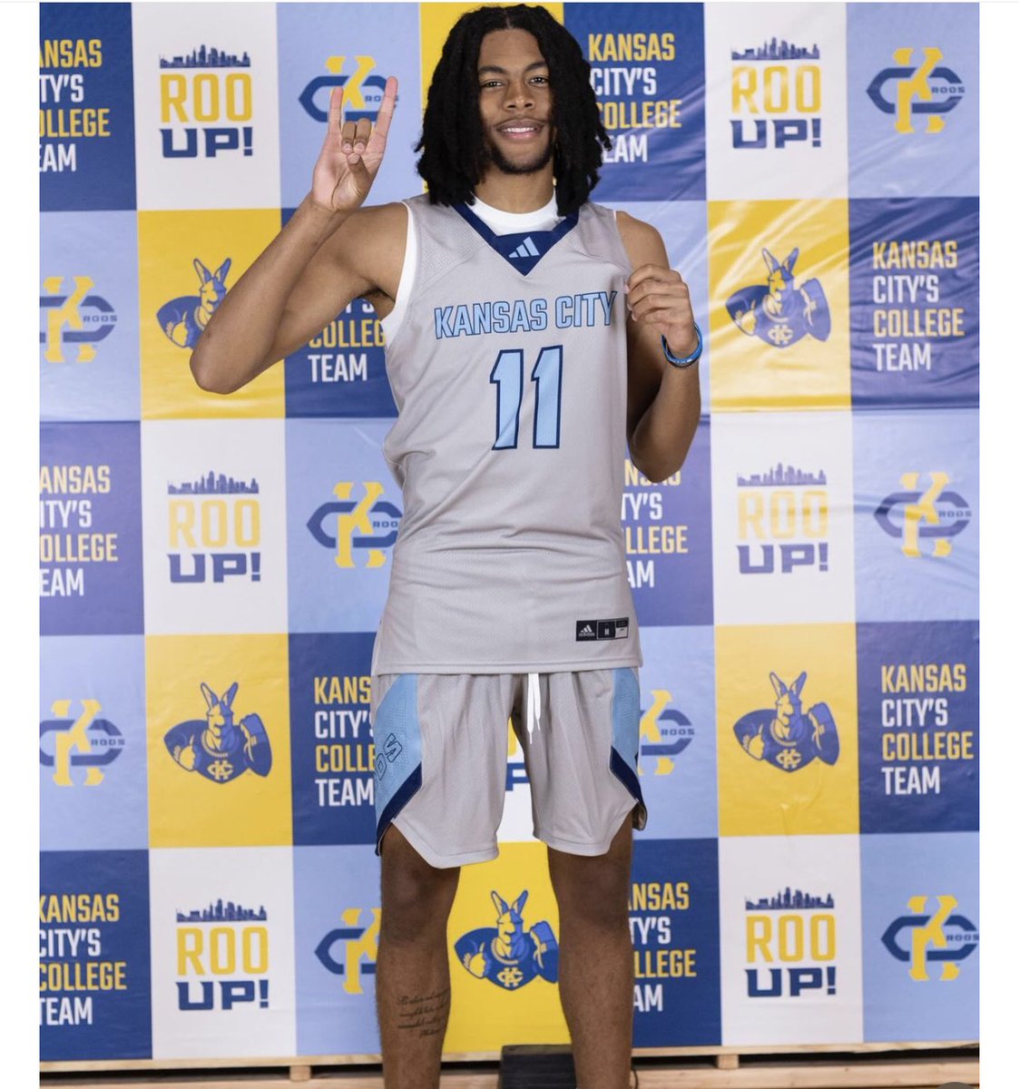 JUCO Round Up (@jucoroundup) on Twitter photo ✅ Vijay Wallace (<a href="/vijaywallace2/">Vijay Wallace</a>) has committed to UMKC
6’6 G Triton
<a href="/MensTriton/">Triton Men’s Basketball</a> <a href="/coachburns25/">Brian Burns</a> <a href="/CoachPainterOK/">Dylan Painter</a> ✅ Vijay Wallace (<a href="/vijaywallace2/">Vijay Wallace</a>) has committed to UMKC
6’6 G Triton
<a href="/MensTriton/">Triton Men’s Basketball</a> <a href="/coachburns25/">Brian Burns</a> <a href="/CoachPainterOK/">Dylan Painter</a>