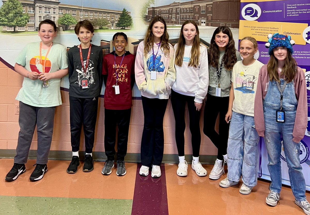 mrskilgore205's tweet photo. Harding Spotlight Students from First Quarter! Congratulations on being kind and all around great human beings!  💛💜💛💜 @LkwdHarding @LkwdSchools https://t.co/SAnDOEdvQM