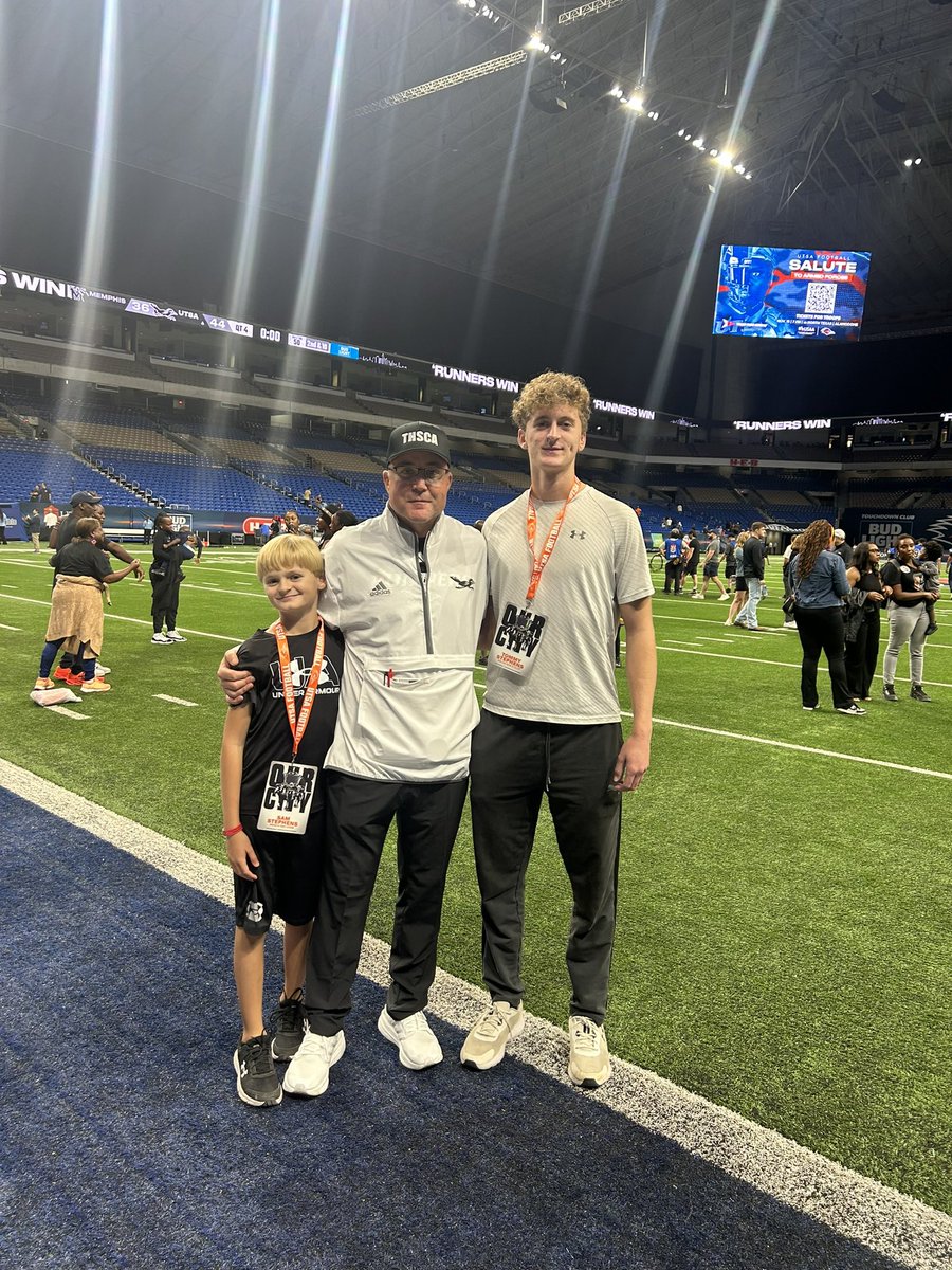 Thomas Stephens (@t_stephens1919) on Twitter photo Had an awesome Saturday at <a href="/UTSAFTBL/">UTSA Football 🏈</a>! Thank you to <a href="/Coach_CRoberts/">Chris Roberts</a> for having me out again. <a href="/CoachCope23/">Brian Cope</a> <a href="/BByrd24/">Brandin Byrd</a> <a href="/CoachBrownUTSA/">Coach Zach Brown</a> <a href="/Pistol_Pogue/">Jamie Pogue</a> <a href="/McRobertKicking/">McRobert Kicking</a> <a href="/BRuizKicking/">Brandon Ruiz Kicking</a> <a href="/IsaacPunts/">IsaacPunts</a> <a href="/theJJPerez/">JJ Perez</a> <a href="/RivalsJavi/">Javi Cardenas</a> <a href="/JGonzalesJr10/">Julio Gonzales Jr.</a> <a href="/CoachTraylor/">Jeff Traylor</a> Had an awesome Saturday at <a href="/UTSAFTBL/">UTSA Football 🏈</a>! Thank you to <a href="/Coach_CRoberts/">Chris Roberts</a> for having me out again. <a href="/CoachCope23/">Brian Cope</a> <a href="/BByrd24/">Brandin Byrd</a> <a href="/CoachBrownUTSA/">Coach Zach Brown</a> <a href="/Pistol_Pogue/">Jamie Pogue</a> <a href="/McRobertKicking/">McRobert Kicking</a> <a href="/BRuizKicking/">Brandon Ruiz Kicking</a> <a href="/IsaacPunts/">IsaacPunts</a> <a href="/theJJPerez/">JJ Perez</a> <a href="/RivalsJavi/">Javi Cardenas</a> <a href="/JGonzalesJr10/">Julio Gonzales Jr.</a> <a href="/CoachTraylor/">Jeff Traylor</a>