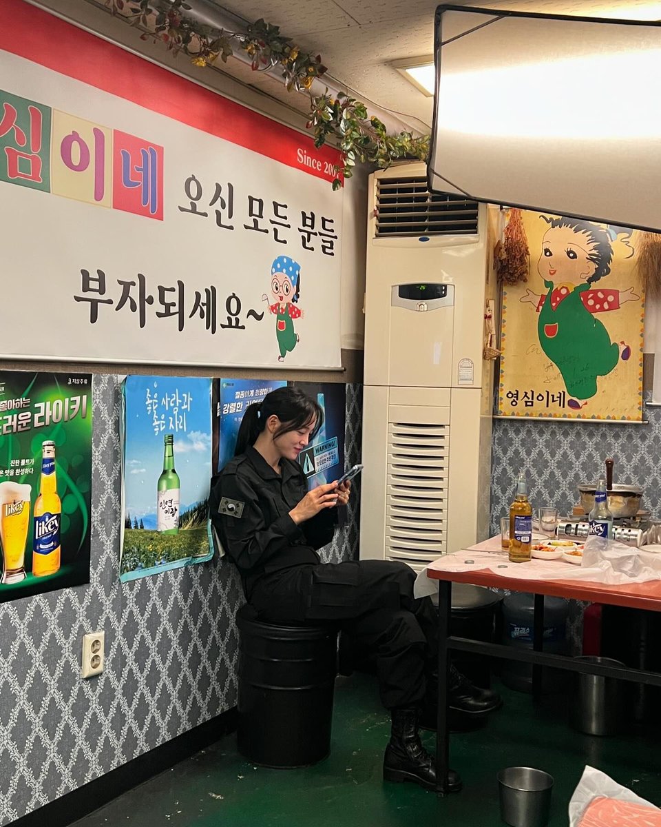 촬영 하다보면 회차마다 스케줄 뒤죽박죽이었을텐데 이케 야무지게 방영분 때 찍었던 셀카들 사진들 모아놨다가 풀어주는 거 너무너무 고맙구 사랑스러움...