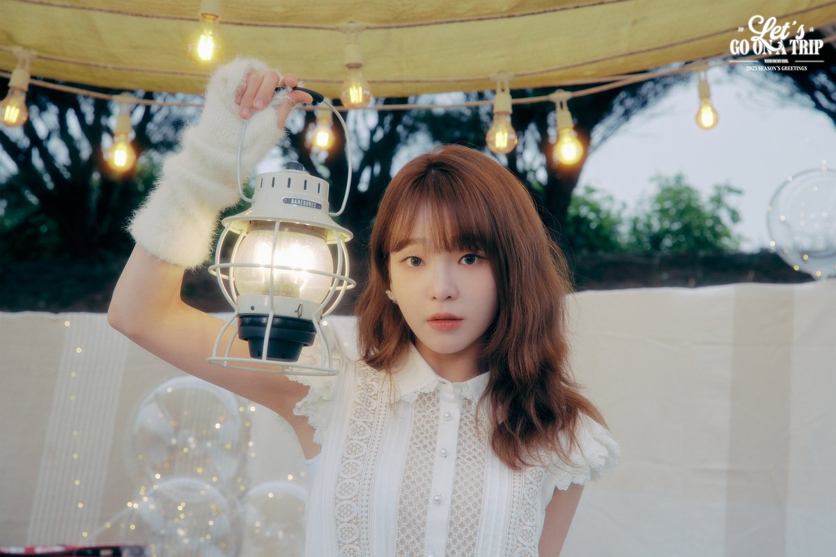 8_OHMYGIRL's tweet photo. 오마이걸(OH MY GIRL) 2025 SEASON'S GREETINGS [LET'S GO ON A TRIP]💛
#SeungHee #Yubin #Arin

#오마이걸 #OHMYGIRL #OMG
#2025SEASONSGREETINGS https://t.co/ZqDM1gZrz5
