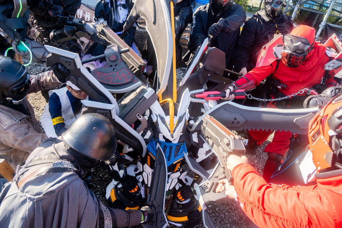 BKgGInadKnIe3af's tweet image. #ARMOR祭2024 #ムラサメギア
自分が作り出した子供達(武器)に囲まれる時が来るとは！
📸 chihiroさん(@cam_video_photo )