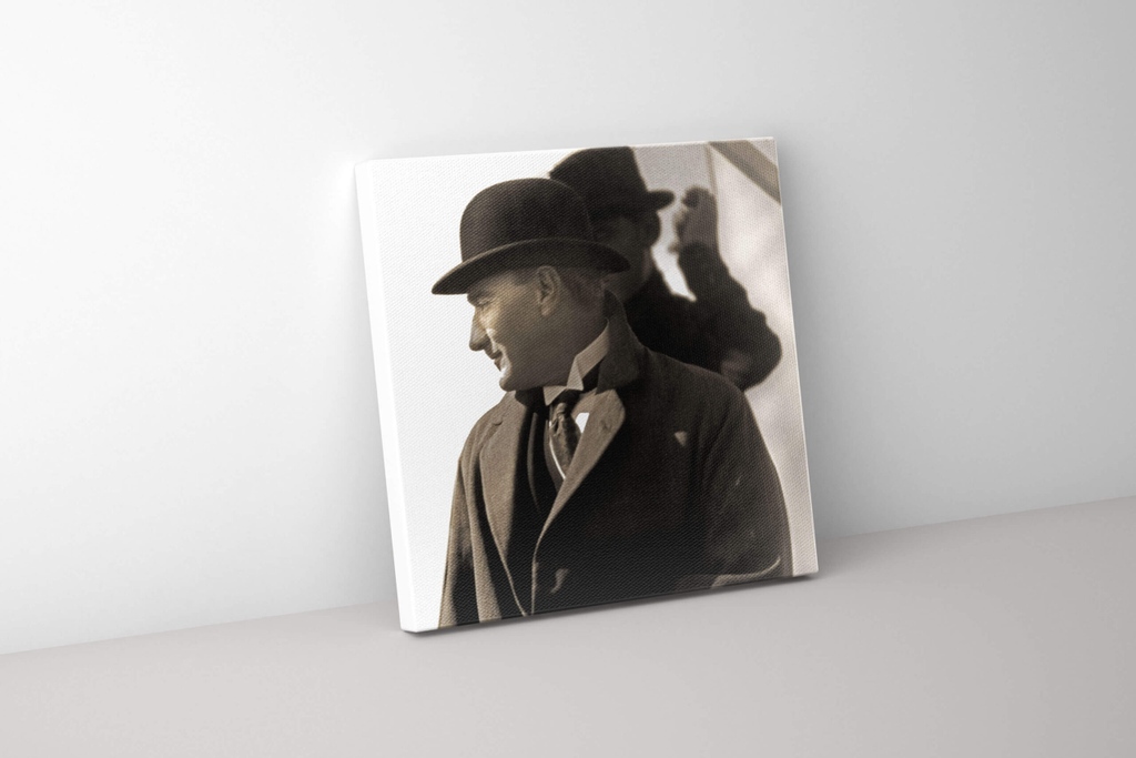 fotolyo's tweet photo. Siyah Beyaz Kare Atatürk Tablosu; Bursa Seyahati - Reşit Paşa Gemisi!⁠

Duvarında Atamızı 🇹🇷 Yaşatmak İçin https://t.co/Q8jFp2Ss46' u Ziyaret Et!⁠
https://t.co/NDDNDYqwpS⁠

#ataturk⁠
#tablo⁠
#bursa⁠

⁠
FTY10 Kodunu Kullan, %10 İndirimle Hemen Satın Al, Atatürk Tablonu As! https://t.co/9fhischvlx