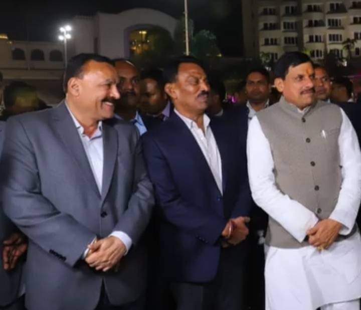 sengar_mohan's tweet photo. मध्य प्रदेश के केबिनेट मंत्री हम सभी के प्रिय माननीय तुलसी silawat जी भैया को जन्म दिवस की अनंत शुभकामनाएं महादेव स्वस्थ्य प्रसन्नचित रखे सदेव जन कल्याण कार्य में अग्रणी भूमिका में रहे बधाई हो https://t.co/r86Tx8Uwbn