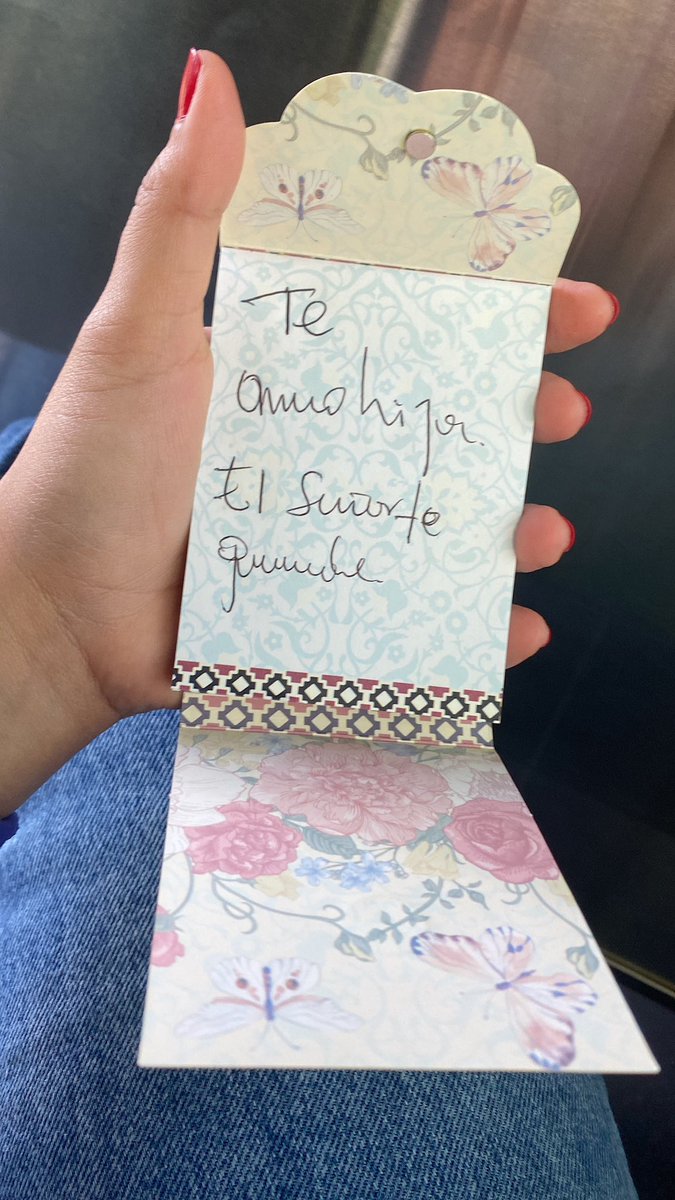 karemsuarezl's tweet photo. El amor de mi mamá cruza mares y llega hasta Australia🥹❤️‍🩹 https://t.co/lrblYynGk7