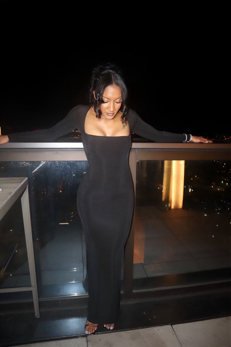 _BriMW_'s tweet photo. Same time next year? #HappyBirthday 🥳🎉♏️🖤 https://t.co/Q2yzxQ6kjY