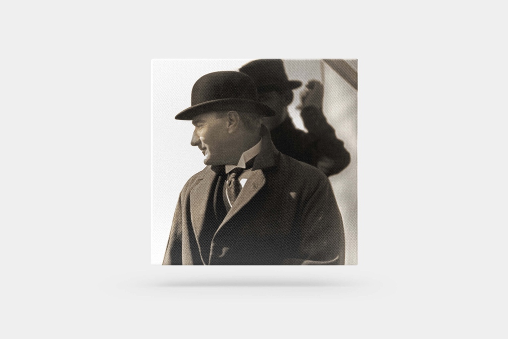 fotolyo's tweet photo. Siyah Beyaz Kare Atatürk Tablosu; Bursa Seyahati - Reşit Paşa Gemisi!⁠

Duvarında Atamızı 🇹🇷 Yaşatmak İçin https://t.co/Q8jFp2Ss46' u Ziyaret Et!⁠
https://t.co/NDDNDYqwpS⁠

#ataturk⁠
#tablo⁠
#bursa⁠

⁠
FTY10 Kodunu Kullan, %10 İndirimle Hemen Satın Al, Atatürk Tablonu As! https://t.co/9fhischvlx
