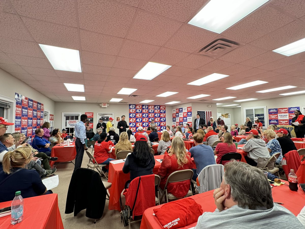hopemoreland_'s tweet photo. Less than 24 HOURS until victory! 

Huge thanks to Congressman @mattgaetz for joining Team Trump in Fulton County, making calls to help swamp the vote and make it TOO BIG TO RIG! 🇺🇸🇺🇸 https://t.co/GupGMb872W