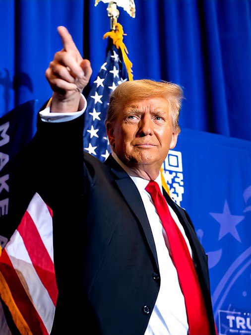 eduardomenoni's tweet photo. ¿Quieres que Donald Trump sea Presidente de Estados Unidos en 2024 para derrotar al Comunismo y a las élites Globalistas?

¡Queremos a Trump ya! ❤️
Claro que si 🔃 RT
No y ¿por qué? ✍️ https://t.co/iEf1QzytYl