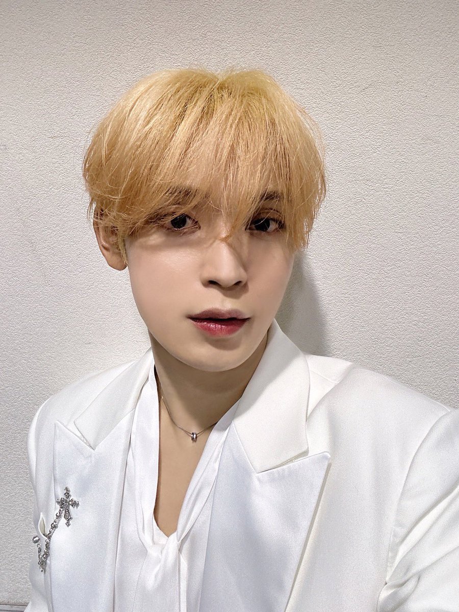 official_jo1's tweet photo. [#與那城奨]
Which do you like better, Black or White?

#JO1 #YONASHIROSHO https://t.co/yV7oGyUxGz