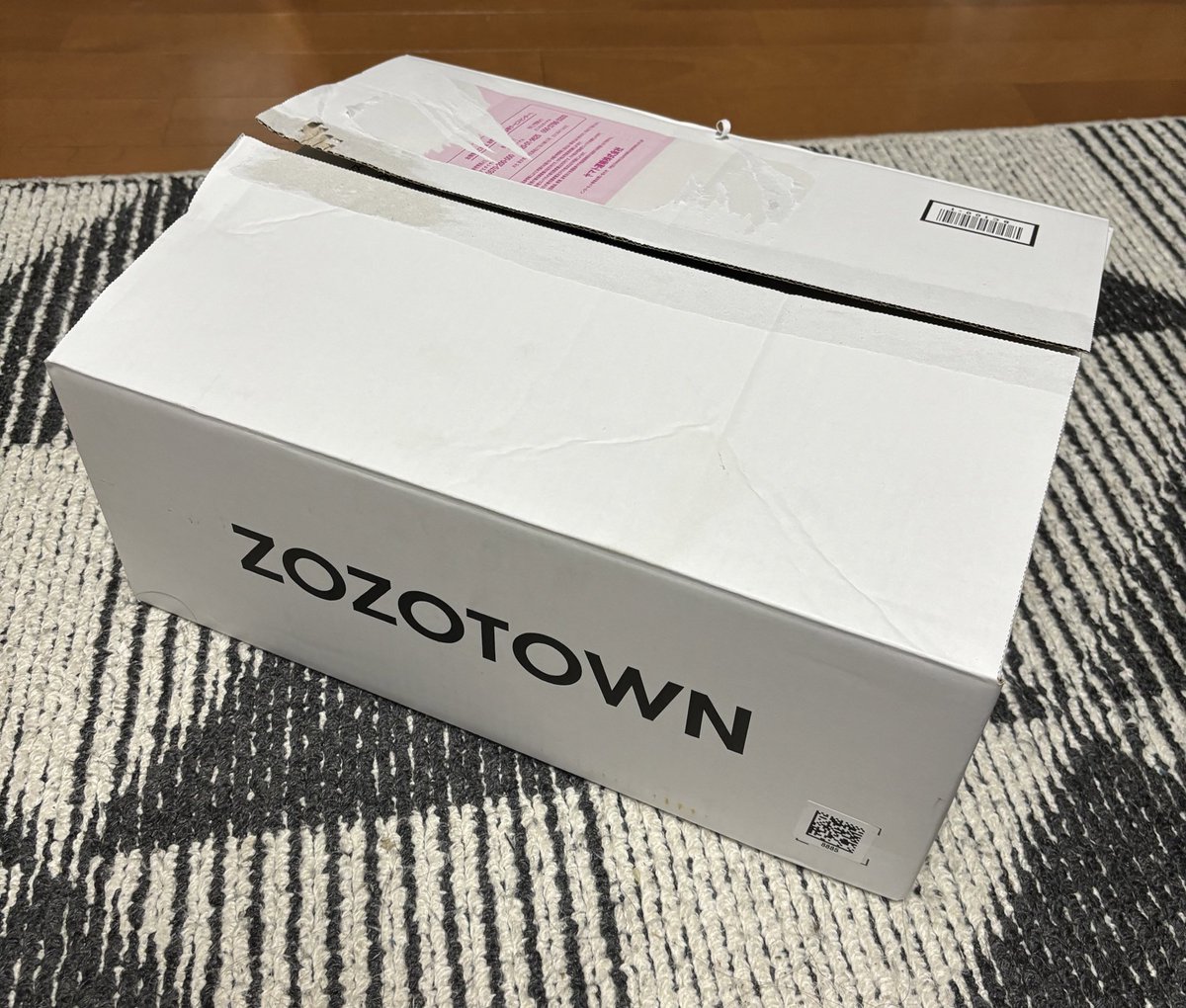 LedZepp32029392's tweet photo. 白箱〜

＃ZOZOWEEK箱CP https://t.co/W3kQwCWjV1