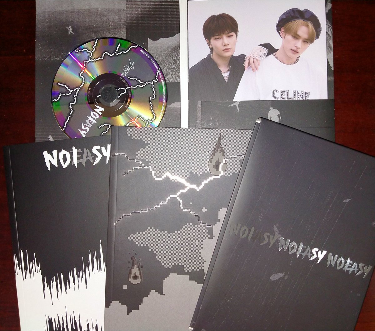 wts lfb 
stray kids oddinary unsealed

• ₱170
• ob+pb+cd+in &amp; leeknow photos+lyric book
• mint condi
• dop: payo
• mop: gcash
• mod: jnt/sdd

tags: bang chan leeknow changbin hyunjin han jisung felix seungmin i.n skz oddinary