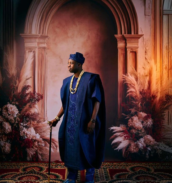 To a man whose songs is blessing nations
To a man whose songs draws one closer to God
To a man whose songs are spirit -filled

Thank you Sir for yielding to God
Thank you for blessing me. 
Happy birthday Sir🥳
Oh yes,THIS IS 40🎉

#DunsinOyekan #DunsinOyekanAt40