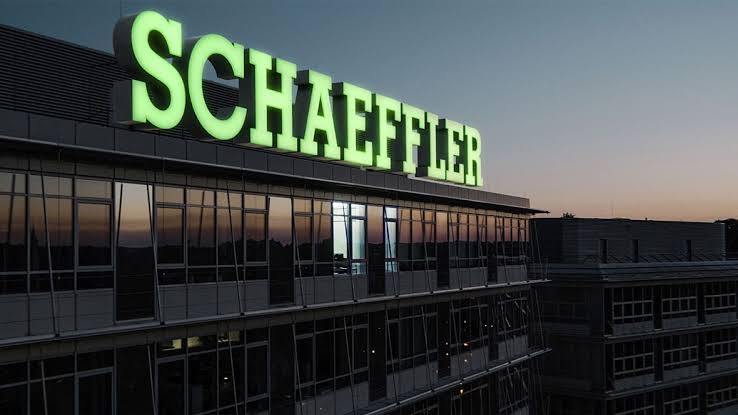 🚨 Major cuts at Schaeffler: 4700 jobs across Europe on the line, with some 2800 in Germany alone. A struggling automotive sector and low demand for electric vehicles are claimed to have driven  the decision

#Schaeffler 
#JobCuts 
#AutomotiveIndustry