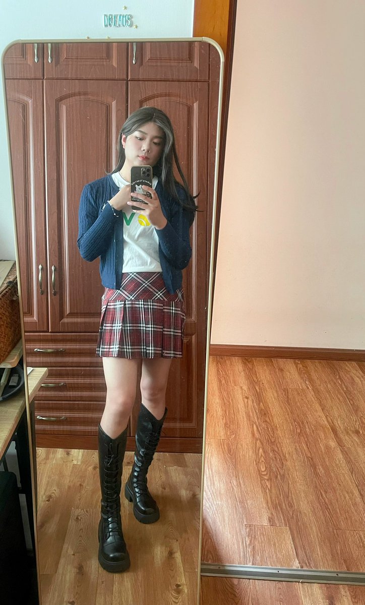 Nickywhale2's tweet photo. 图片总不会糊吧。。。#男娘 #伪娘 #女装大佬 #cd #crossdress #jk https://t.co/GGTnQe97Bb