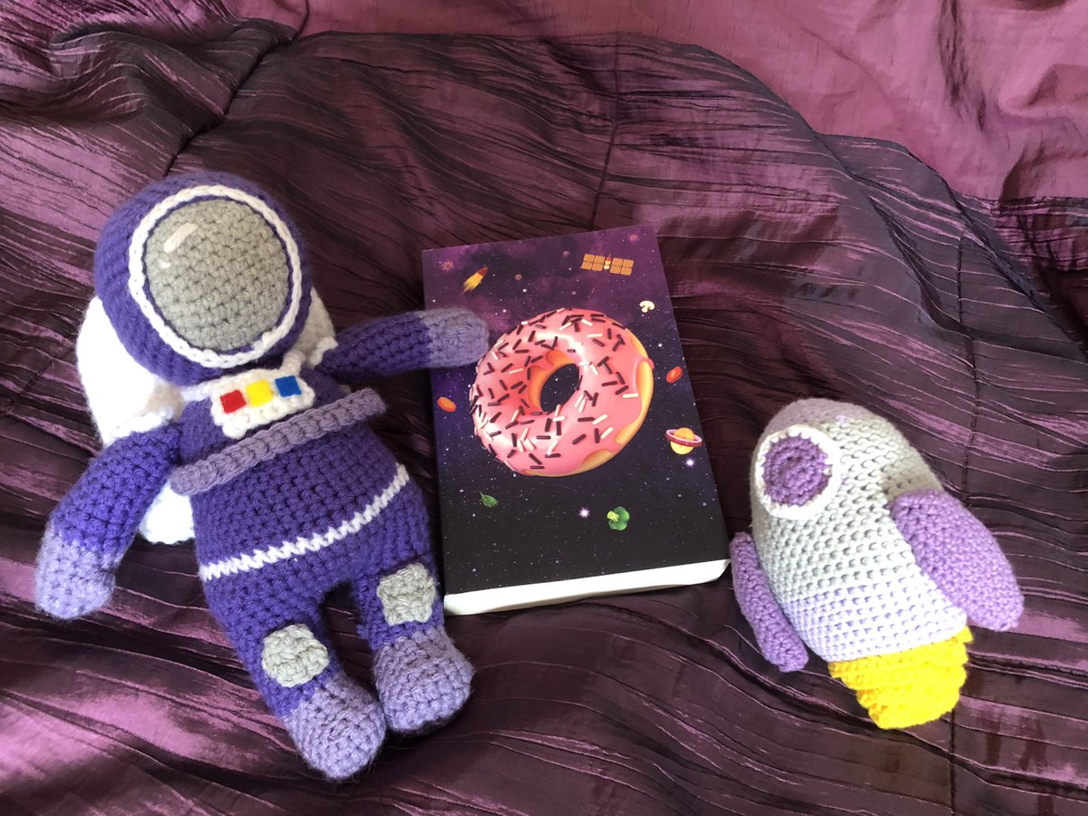 🚀HAPPY LAUNCH DAY 🚀 to <a href="/lavanya_ln/">Lavanya Lakshminarayan | Interstellar MegaChef</a> on the release of INTERSTELLAR MEGACHEF!

I completely devoured this book. “It’s a sumptuous sci-fi treat that’ll delight the palate of your imagination and leave you with a very pleasant aftertaste.”

Full review 👇🏻

fanfiaddict.com/review-interst…