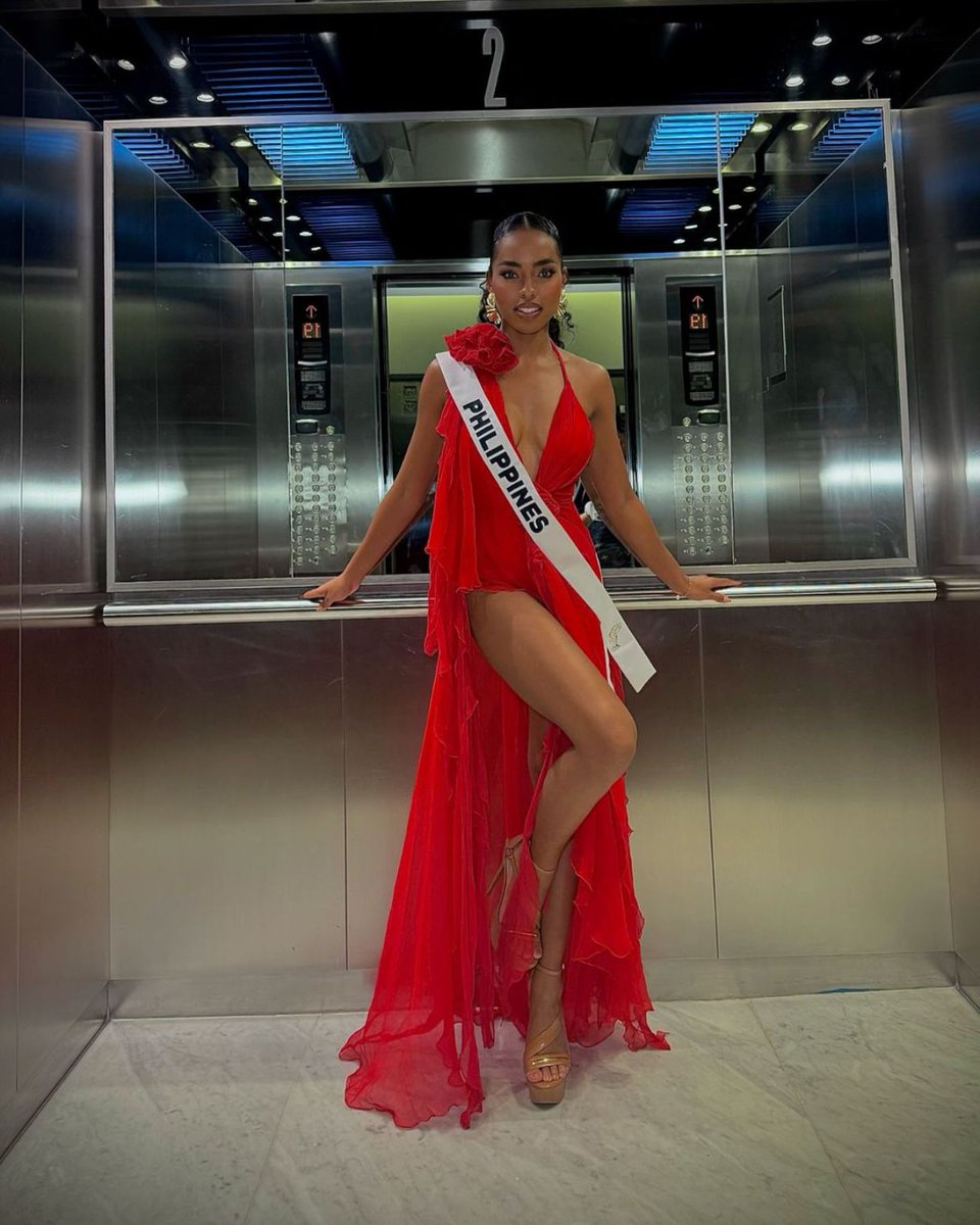 COMING IN RED HOT 🔥

Miss Universe Philippines Chelsea Manalo sizzles in a red dress on day 7 of the #MissUniverse pageant in Mexico.

You can help Chelsea advance to the semi-finals of #MissUniverse2024. READ: tinyurl.com/36fsyea4

📷: Miss Universe Philippines / Instagram