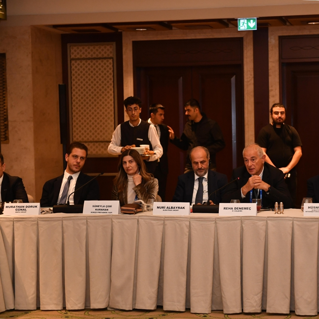 cebikarahan's tweet photo. 📌 Türkiye-Suudi Arabistan İş Forumu | DEİK

3 Kasım 2024 tarihinde İstanbul’da düzenlenen Türkiye-Suudi Arabistan İş Forumu’na katılarak iki ülke arasındaki iş birliği fırsatlarını değerlendirme imkanı bulduk. T.C. Ticaret Bakanımız Prof. Dr. Ömer Bolat ve Suudi Arabistan Krallığı Ticaret Bakanı Dr. Majid bin Abdullah Al-Kassabi’nin katılımıyla gerçekleşen bu forumda, inşaat, dijital teknolojiler, sağlık, turizm ve daha birçok sektörde yeni iş birliği fırsatları değerlendirildi.

Dorçe Prefabrik Yapı ve İnşaat olarak, Suudi Arabistan’ın 2030 Vizyonu kapsamındaki projelere katkı sağlamaya hazırız.