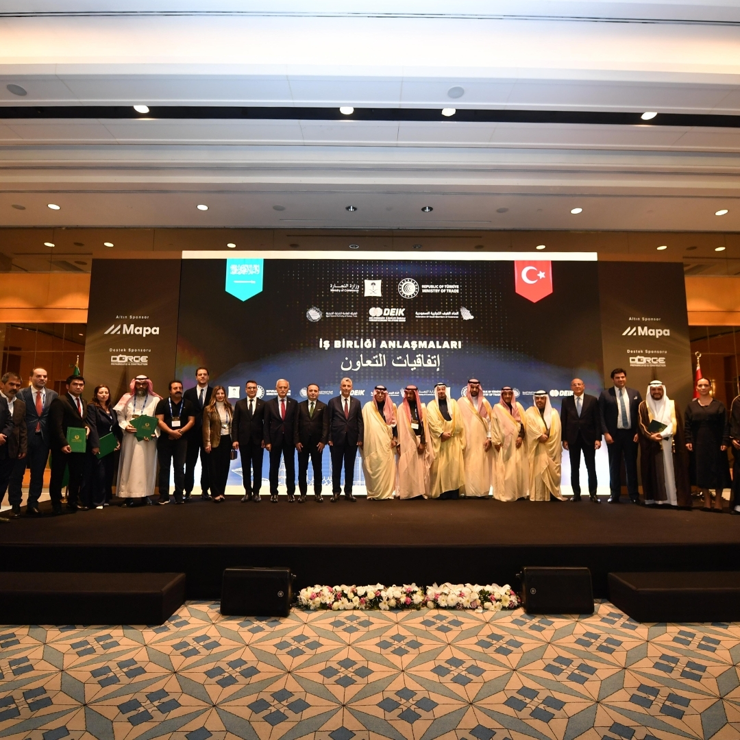 📌 Türkiye-Suudi Arabistan İş Forumu | DEİK

3 Kasım 2024 tarihinde İstanbul’da düzenlenen Türkiye-Suudi Arabistan İş Forumu’na katılarak iki ülke arasındaki iş birliği fırsatlarını değerlendirme imkanı bulduk. T.C. Ticaret Bakanımız Prof. Dr. Ömer Bolat ve Suudi Arabistan