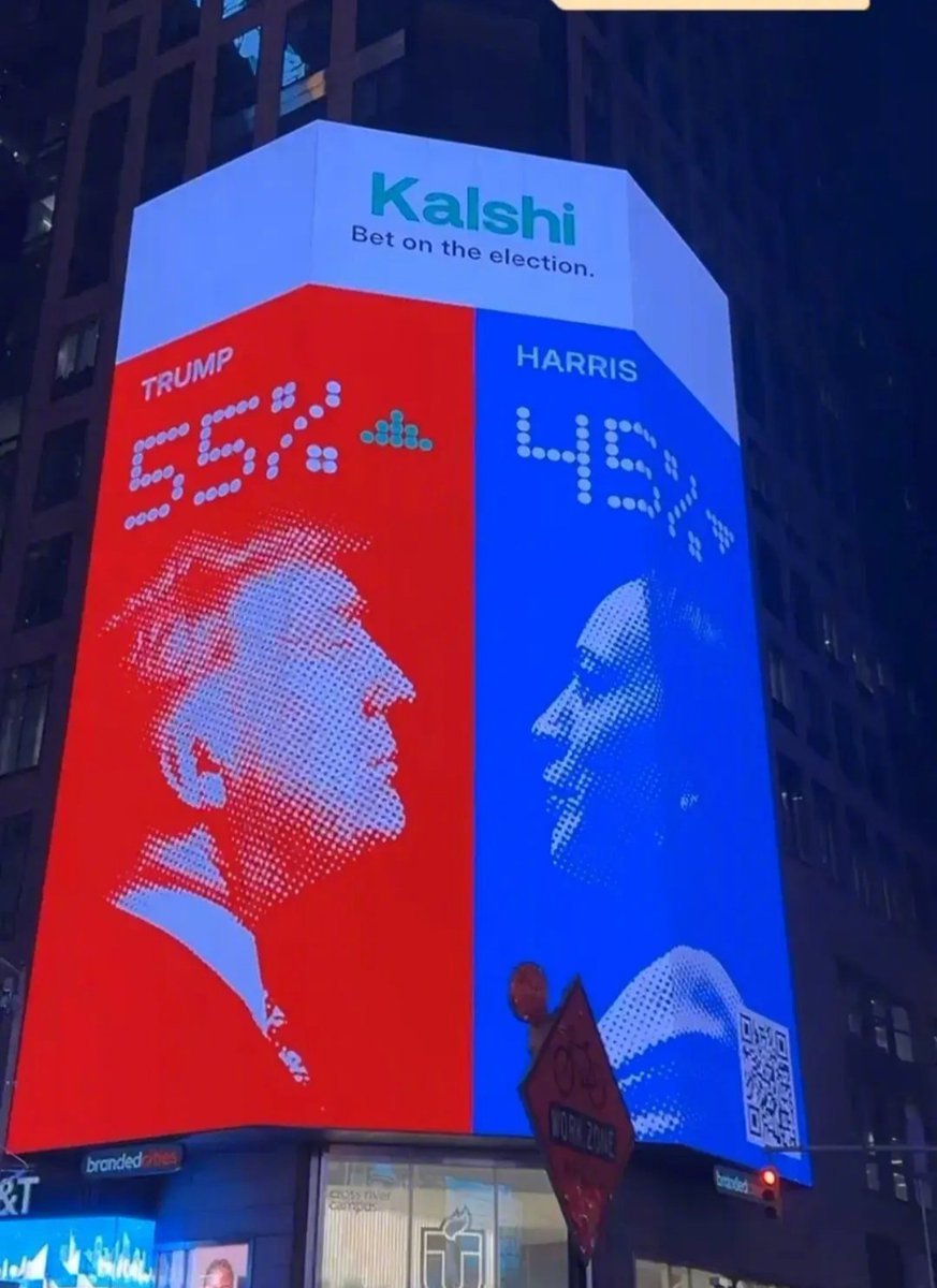 美国大选，纽约时代广场大屏幕显示，结果快了。