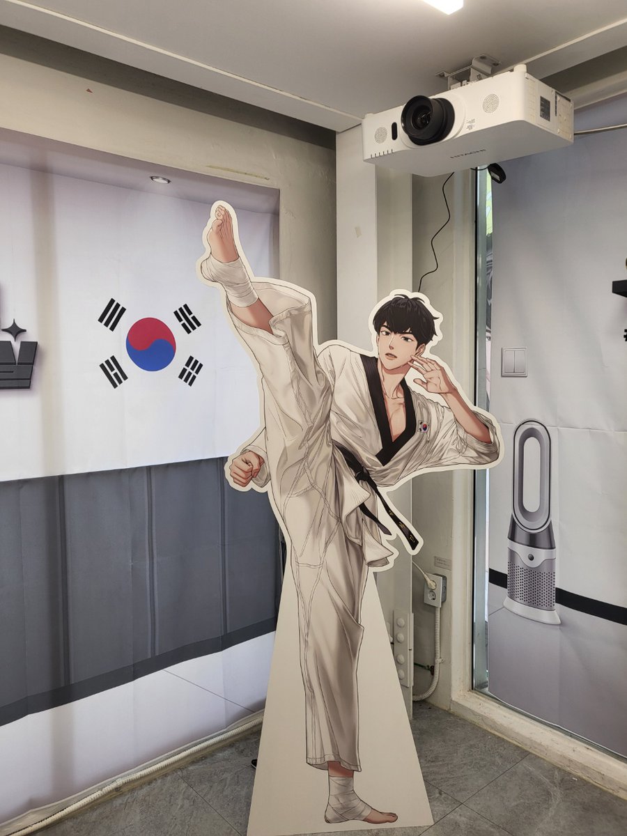 Hizmzm's tweet photo. 기대만땅 태권교실🖤
함니는 운동할 때 멋져어🖤
아스크림 올라간 음료 맛있게 뇸뇸

#빛하민_태권교실_수강생모집
#빛나���_태권도_정신으로_뿌슈
#Shine_With_Taekwon_Hamin https://t.co/wY634izse2