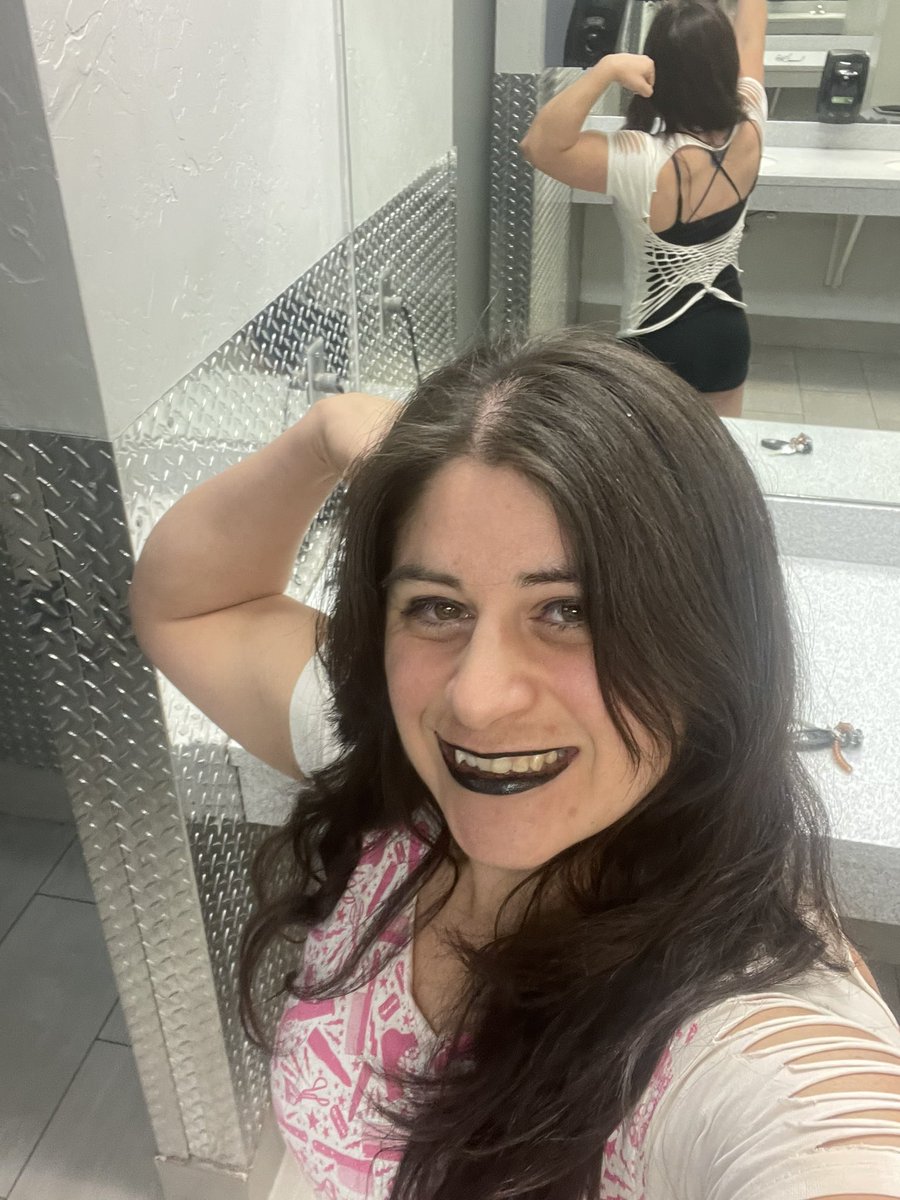 ram_slam_throw's tweet image. Gym time!! I must lift heavy things so I could lift heavy ppl 😈 🏋🏻‍♀️ 

#workout #gym #weighttraining #wrestling