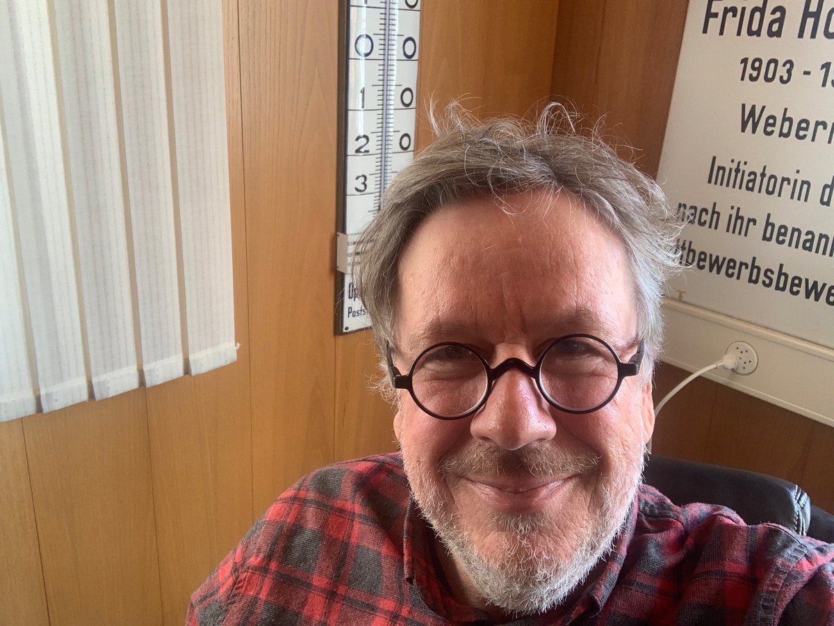 Ich begrüße all die geblockten rechten SchmierlappInnen, die mich nun wieder ohne Zweitaccount lesen können, dass sich an meiner Verachtung für sie nichts verändert hat.

AfD, BSW und Schlimmeres gehören nicht zu Deutschland.

Bitte schieben Sie sich selber ab und schützen so die