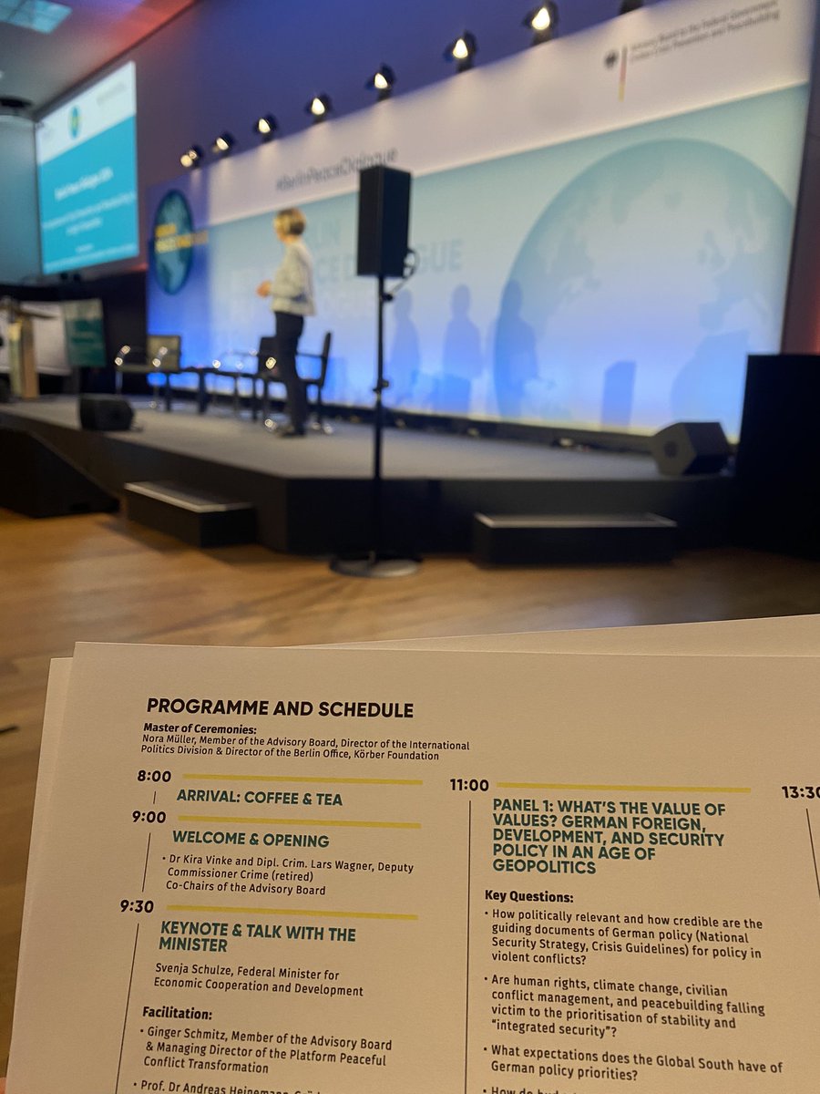 fwcschroeder's tweet photo. #Happeningnow: Eröffnung des #BerlinPeaceDialogue 2024. Wie in jedem Jahr debattiert der @BeiratZKP die Zukunft des deutschen und internationalen Friedens- und Krisenengagements. Im Fokus: die Rolle von Friedensförderung und ziviler Krisenprävention im Zeitalter der Geopolitik. https://t.co/i4rnRBtNE1