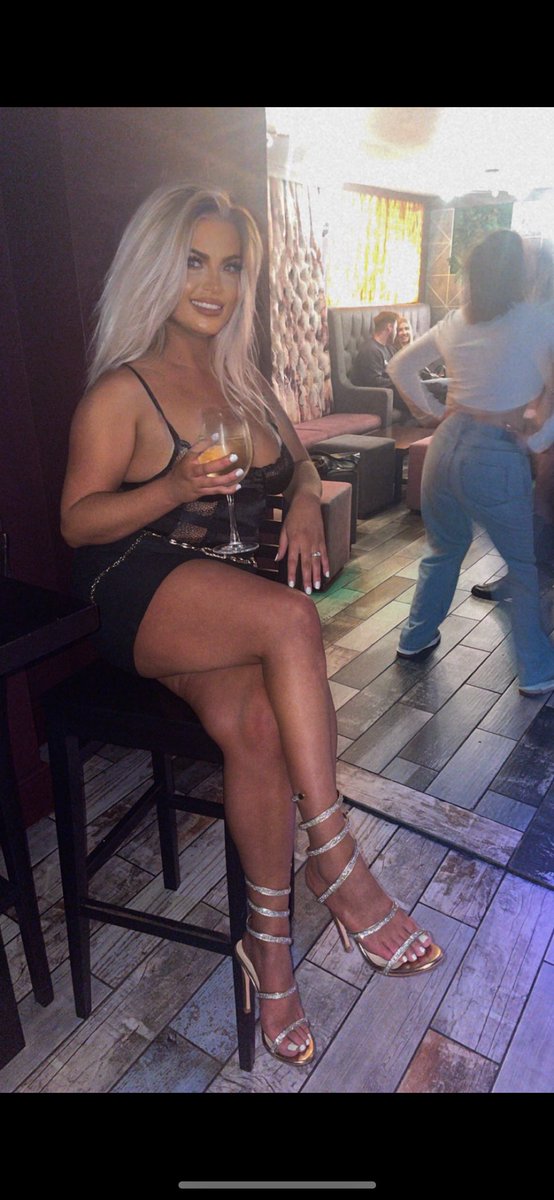 35Missbrown's tweet photo. Who’s playing today 🙄#cashcow #paypigs #findom #feetsell https://t.co/4UQ69ZlIpL