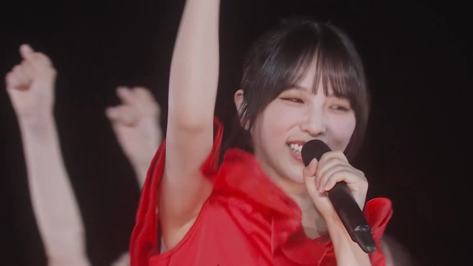 与田祐希　腋 