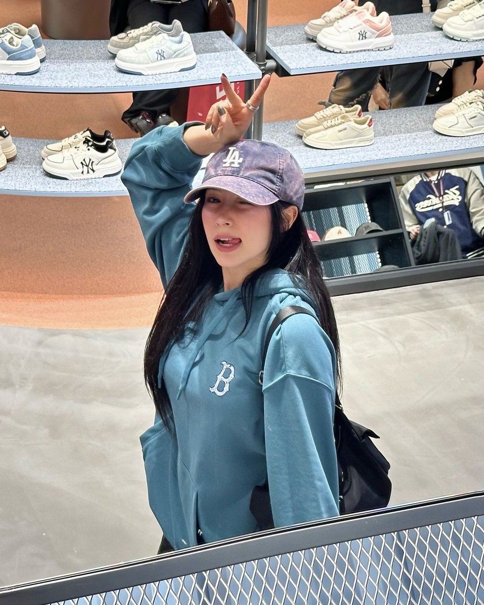 Lea (@lea_bbab) on Twitter photo 