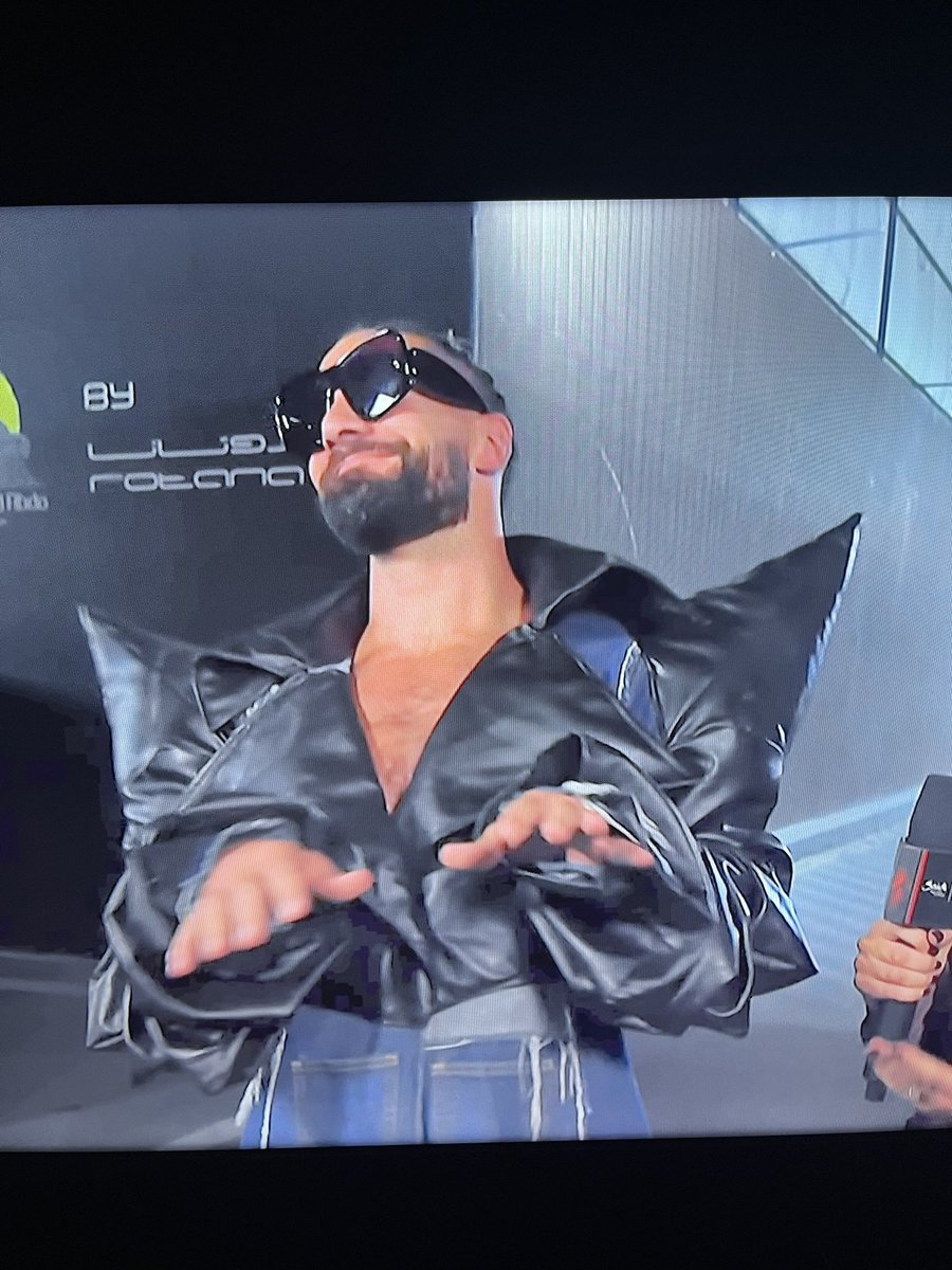 MikeCzech123's tweet photo. @bryanalvarez On my drive home I listened to B&amp;V where you said Seth is done with the dumb outfits, when I got home I watched Raw and saw this https://t.co/SdVIpez8Su