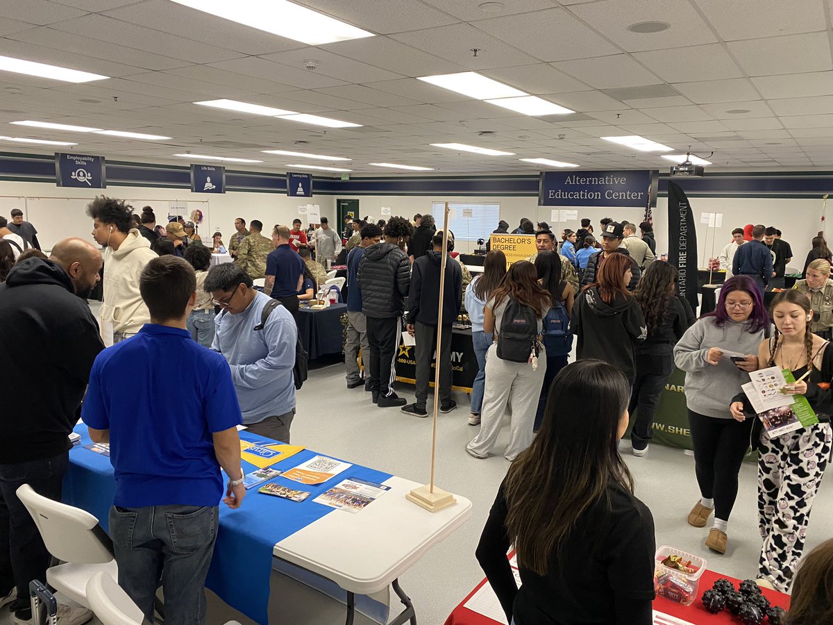 AECcareercenter's tweet image. 🎉 Our first ever College &amp;amp; Career Fair was a huge success! With over 20 college &amp;amp; career opportunities brought right to our campus, students had an amazing time exploring their future paths. Thank you to everyone who helped make this event possible!