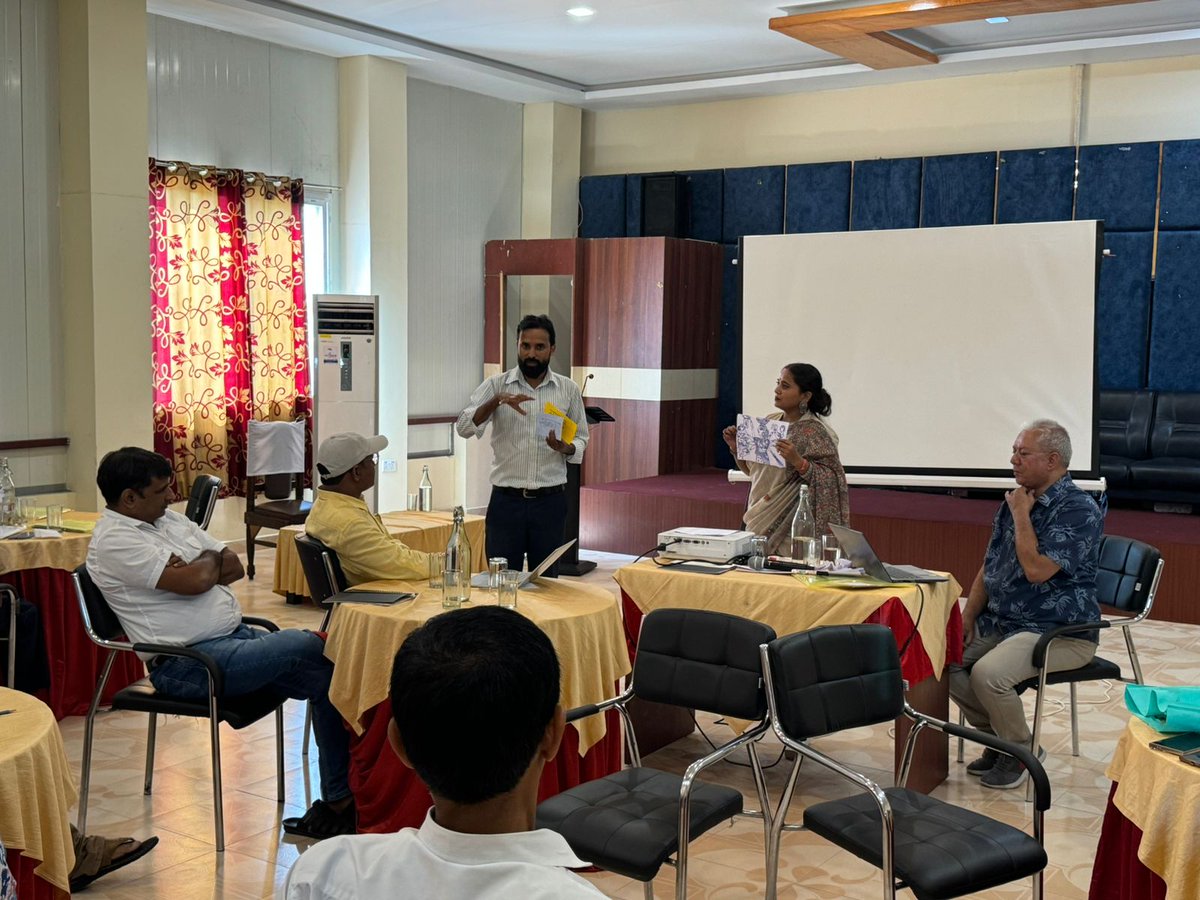 ILO_Nepal's tweet photo. 64 trainers, mainly from local government agencies, across three provinces were trained on @ilo’s Start &amp; Improve Your Business module to boost support for #WomenEntrepreneurs as part of the EU-UN #EmpoweredWomenProsperousNepal programme. https://t.co/9qQGCoX4aH