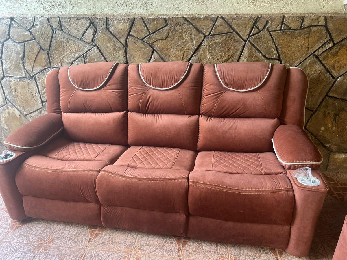 AliChiapo's tweet image. I have  just made a client very happy . I have just delivered her funiture in Mombasa this morning. Job well done. #ownyourlife