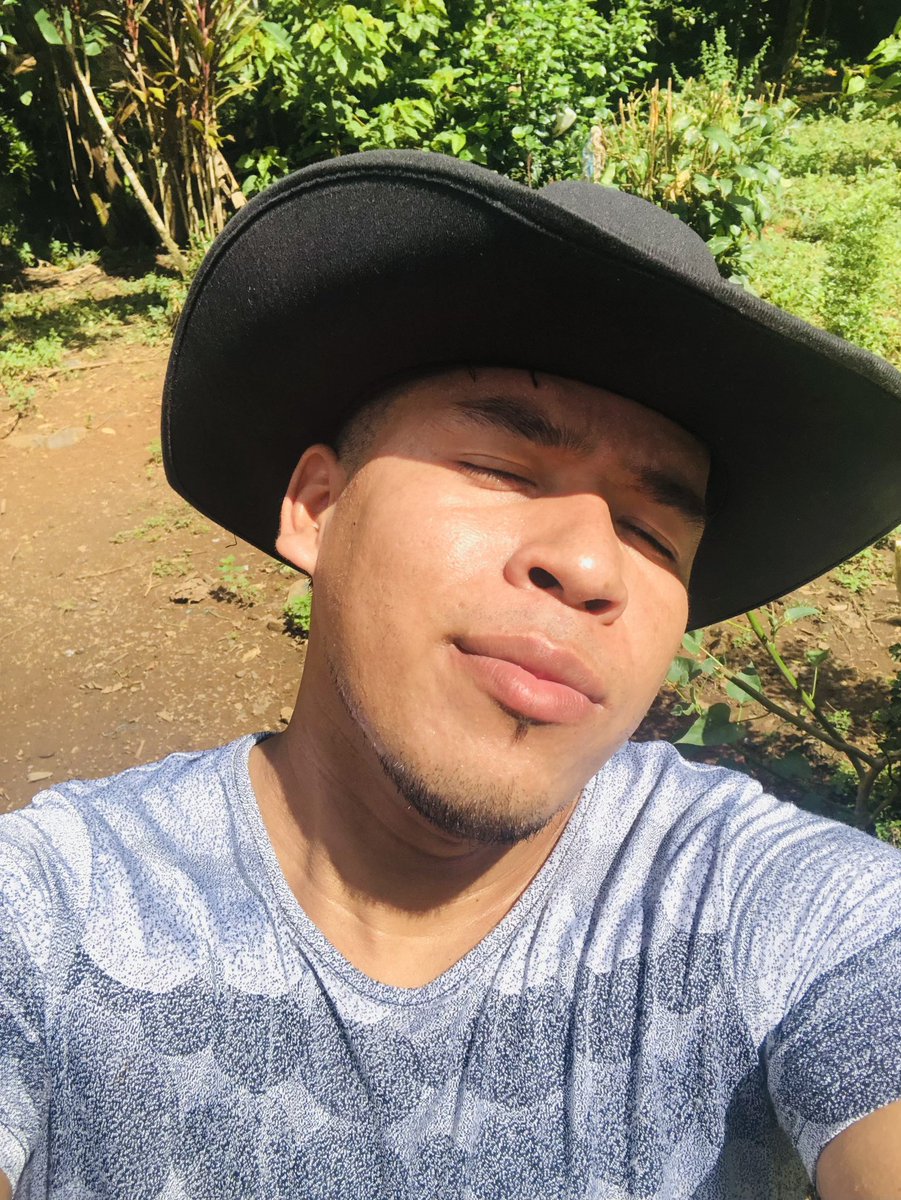 CastroAntonyDa1's tweet photo. 🤪 https://t.co/bbLDBlyIjB