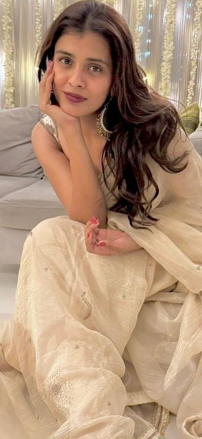 govtjobsalert26's tweet photo. 🎯#HebahPatelThread
🎯#KayaduLoharThread

#HebahPatel 
#KayaduLohar https://t.co/sesvh4RfR0