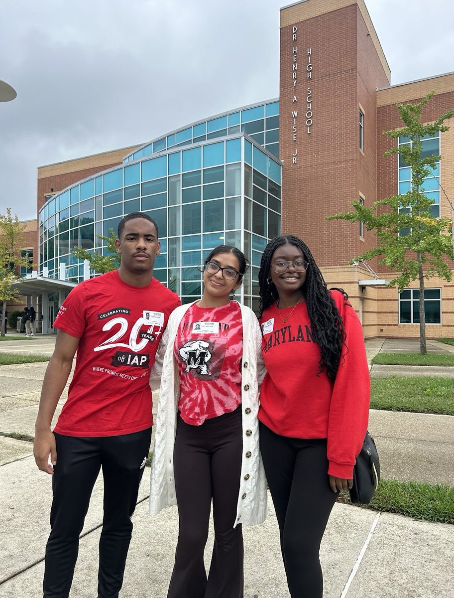 CDM_IAP's tweet photo. Over the past few weeks, IAP Scholars have been visiting high schools to talk about the Incentive Awards Program and it’s core values with students!📚✨Did we visit your highschool?!🤔 Check below to find out! 👇#IAPScholars #StudentSuccess 

@LaurelHighMD @wisehspumas https://t.co/HBbzDMrWCq