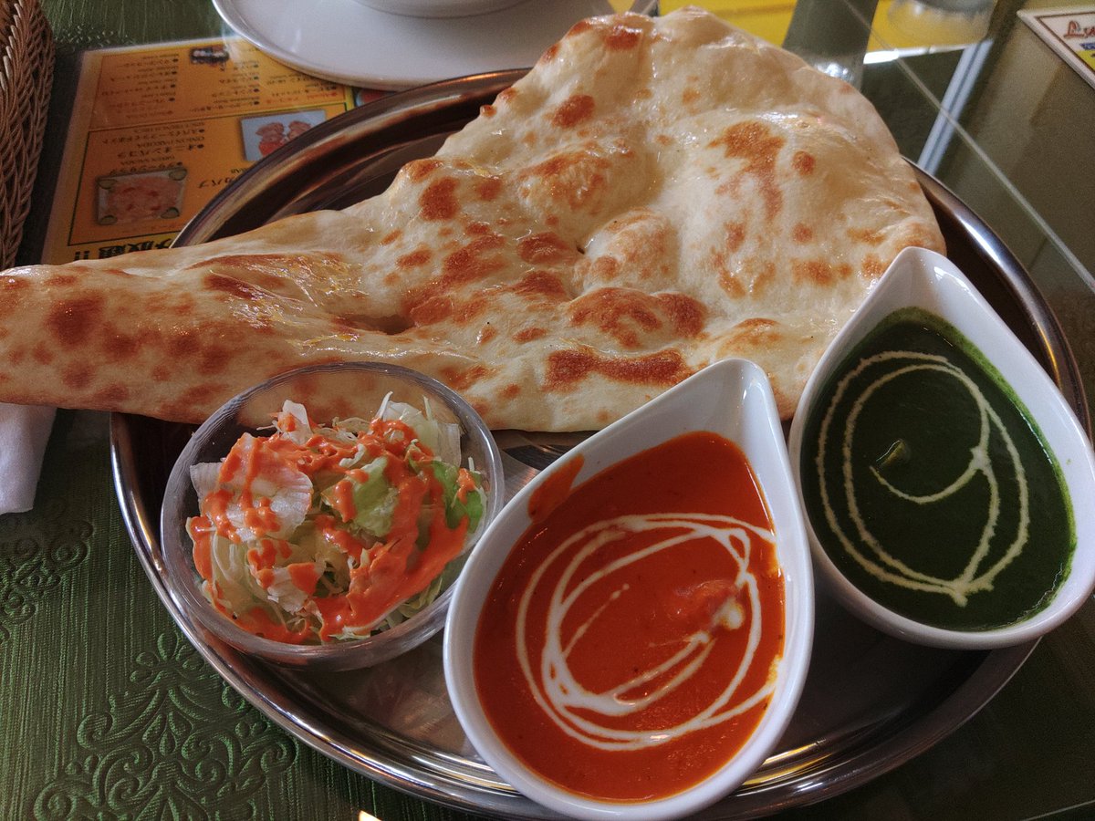 sindenta's tweet photo. 今日のお昼は下田駅近くにあるインド料理屋 #MagicIndia (マジックインディア)さん。
2種類のカレー&ナンセットとマトンのビリヤニ、ラッシーを注文(カレーはバターチキンとマッシュルームほうれん草を選択)
どれも美味かったけど、さすがに量ありすぎて残ったビリヤニをお持ち帰り…(苦笑) https://t.co/bqDE2oA3rj
