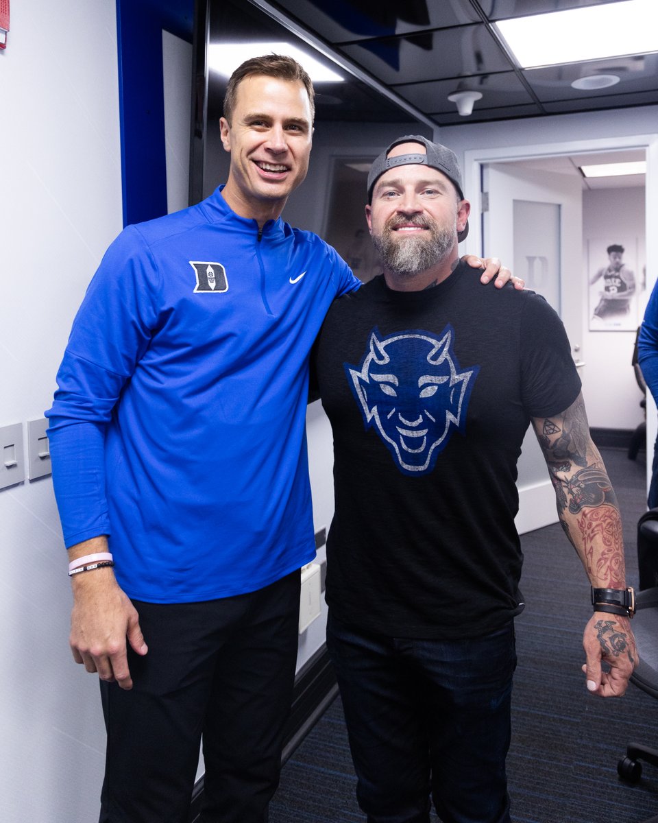 you never know who you'll see in Cameron 👊 <a href="/zacbrownband/">Zac Brown Band</a>