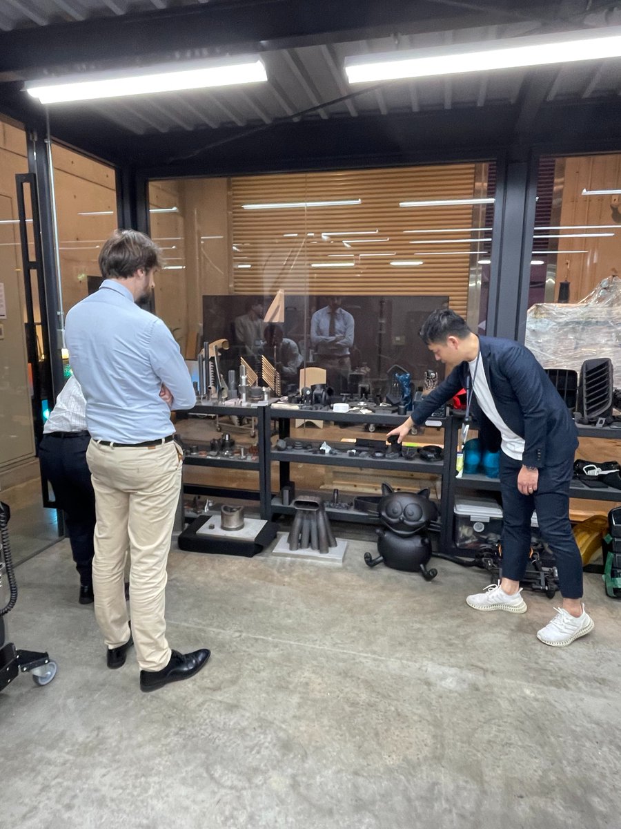 Gunma_AM_PF's tweet image. GAMは、先日10月29日に横浜市鶴見区の株式会社3D Printing Corporation様を訪問し、設備の見学をさせていただきました。多種の3Dプリンターをお持ちであり、AMの様々な可能性に思いをはせました。
ありがとうございました！
#GAM #3DPC #3DPrintingCorporation #金属積層造形