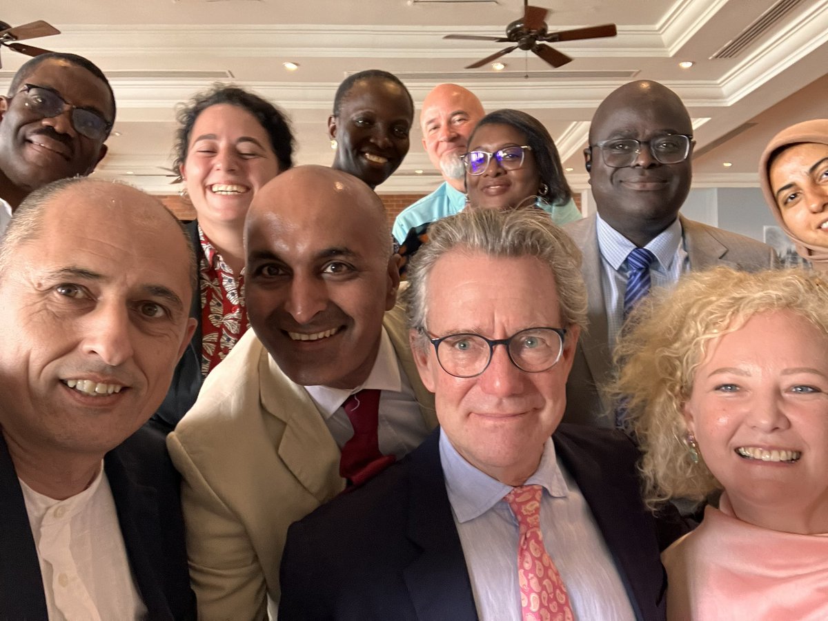 Vinay Talwar (@britambvinay) on Twitter photo Fab to bring together/❤️ à rassembler <a href="/UniofOxford/">University of Oxford</a> ‘s Dr <a href="/HSlim_Oxford/">Hugo Slim</a> & the UN 🇺🇳<a href="/WorldBank/">World Bank</a> & <a href="/ICRC/">ICRC</a> heads/chefs de mission in #Djibouti🇩🇯to brainstorm/réfléchir sur:
🧕 Humanitarianism
🌳 Climate & Nature
🙋🏽♂️ Migration
👶 Children/enfants
🇬🇧&🇺🇳&🇩🇯#ShrinkTheDistance Fab to bring together/❤️ à rassembler <a href="/UniofOxford/">University of Oxford</a> ‘s Dr <a href="/HSlim_Oxford/">Hugo Slim</a> & the UN 🇺🇳<a href="/WorldBank/">World Bank</a> & <a href="/ICRC/">ICRC</a> heads/chefs de mission in #Djibouti🇩🇯to brainstorm/réfléchir sur:
🧕 Humanitarianism
🌳 Climate & Nature
🙋🏽♂️ Migration
👶 Children/enfants
🇬🇧&🇺🇳&🇩🇯#ShrinkTheDistance