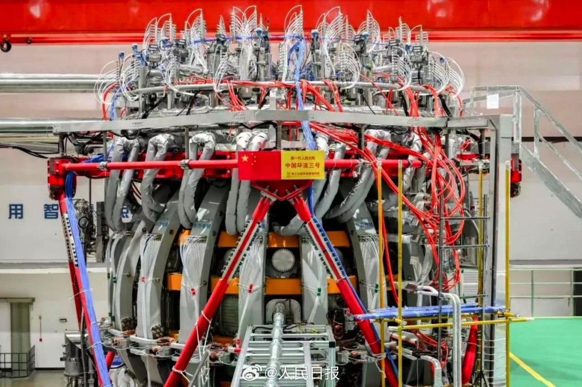 ChinaScience's tweet image. China&apos;s new-generation &quot;#ArtificialSun&quot; HL-3 tokamak has started a new round of physical experiments, incorporating for the first time a homegrown digital twin system that helps achieve real-time, highly accurate monitoring of vacuum chamber baking process with a virtual replica.