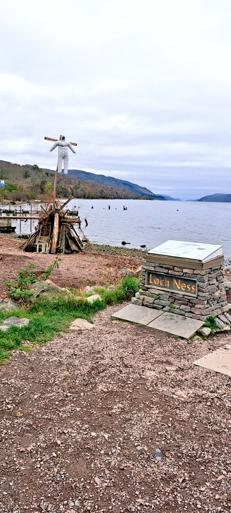 Here's a photo from beautiful Loch Ness, where locals are getting ready for a night of tradition! 🔥 The UK,  celebrates Guy Fawkes Night 5th November with roaring bonfires,  fireworks, and the burning of 'Guy' effigies.  #GuyFawkes #LochNess #Inverness