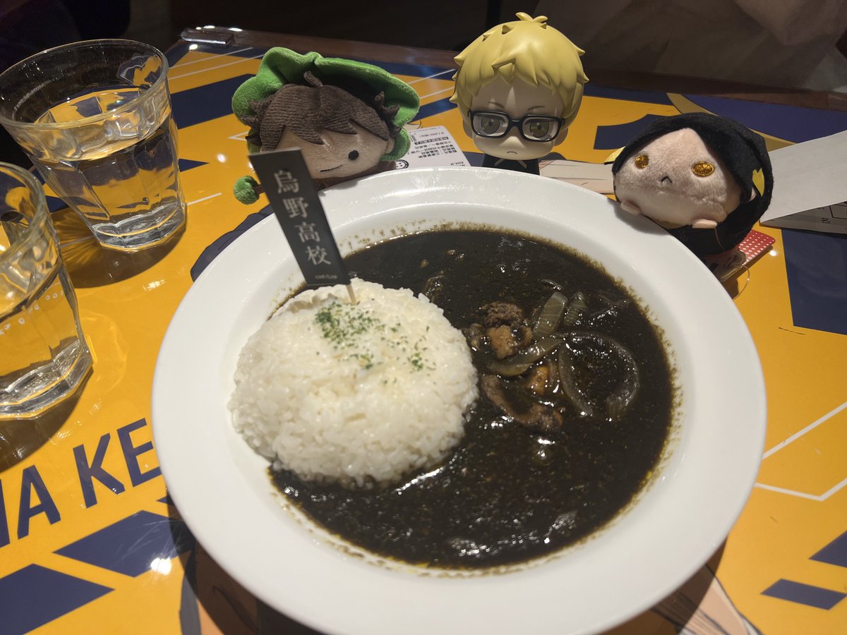 insomnia_bubble's tweet photo. 📍 Tower Records X Haikyu!! Cafe, Shibuya

Nekoma's Docosahexaenoic Acid Rice Bowl - ข้าวหน้าปลาซาบะ กินเพื่อเพิ่ม DHA ให้กับสมอง ร่างกายจะได้ผลิตออกซิเจนและให้เลือดลำเลียงไปเลี้ยงสมองได้ดี 
อร่อยดีให้ 5/5 

Tobio-chan Favorite Curry Rice - ข้าวแกงกะหรี่สีดำของนู๋โท้บ กินได้ 4/5 https://t.co/2eFHsgcsiu